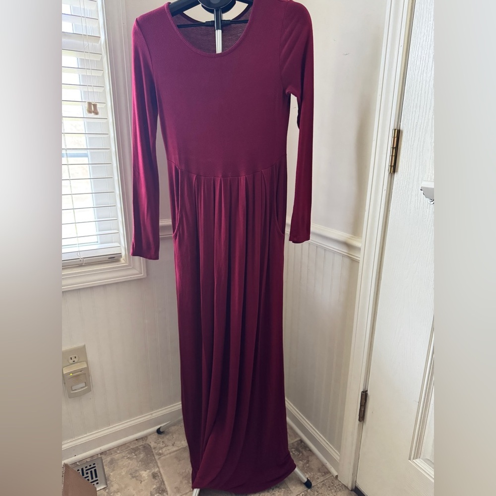 12 Pm By Mon Ami Long Sleeve Maxi Dress in Burgundy